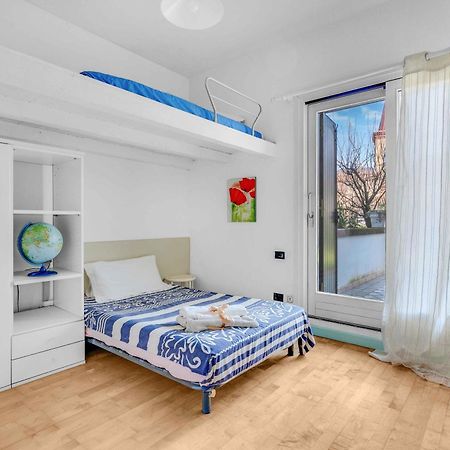 Apartamento Ampia Dimora A Salo Con Parcheggio E Giardino Exterior foto