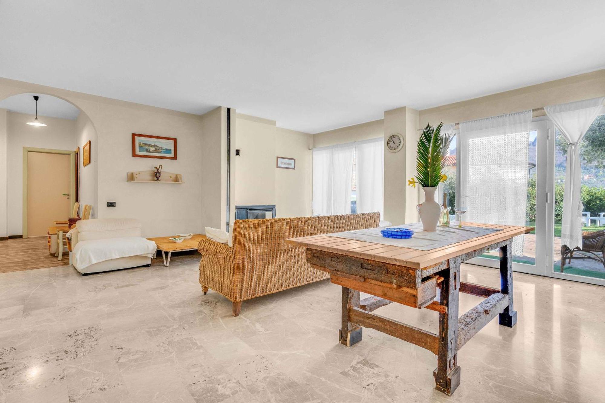 Apartamento Ampia Dimora A Salo Con Parcheggio E Giardino Exterior foto