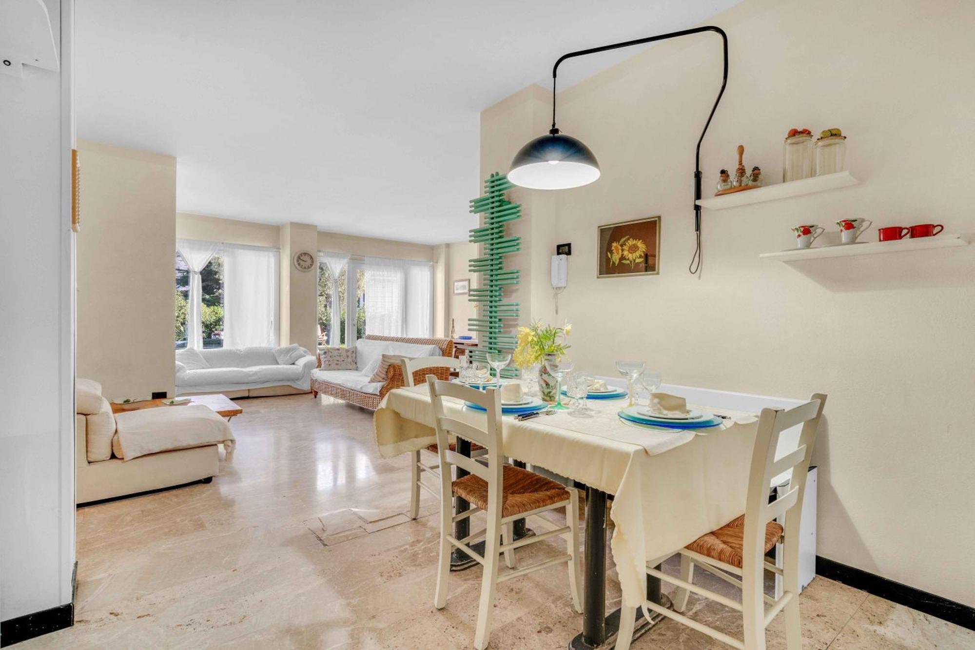 Apartamento Ampia Dimora A Salo Con Parcheggio E Giardino Exterior foto