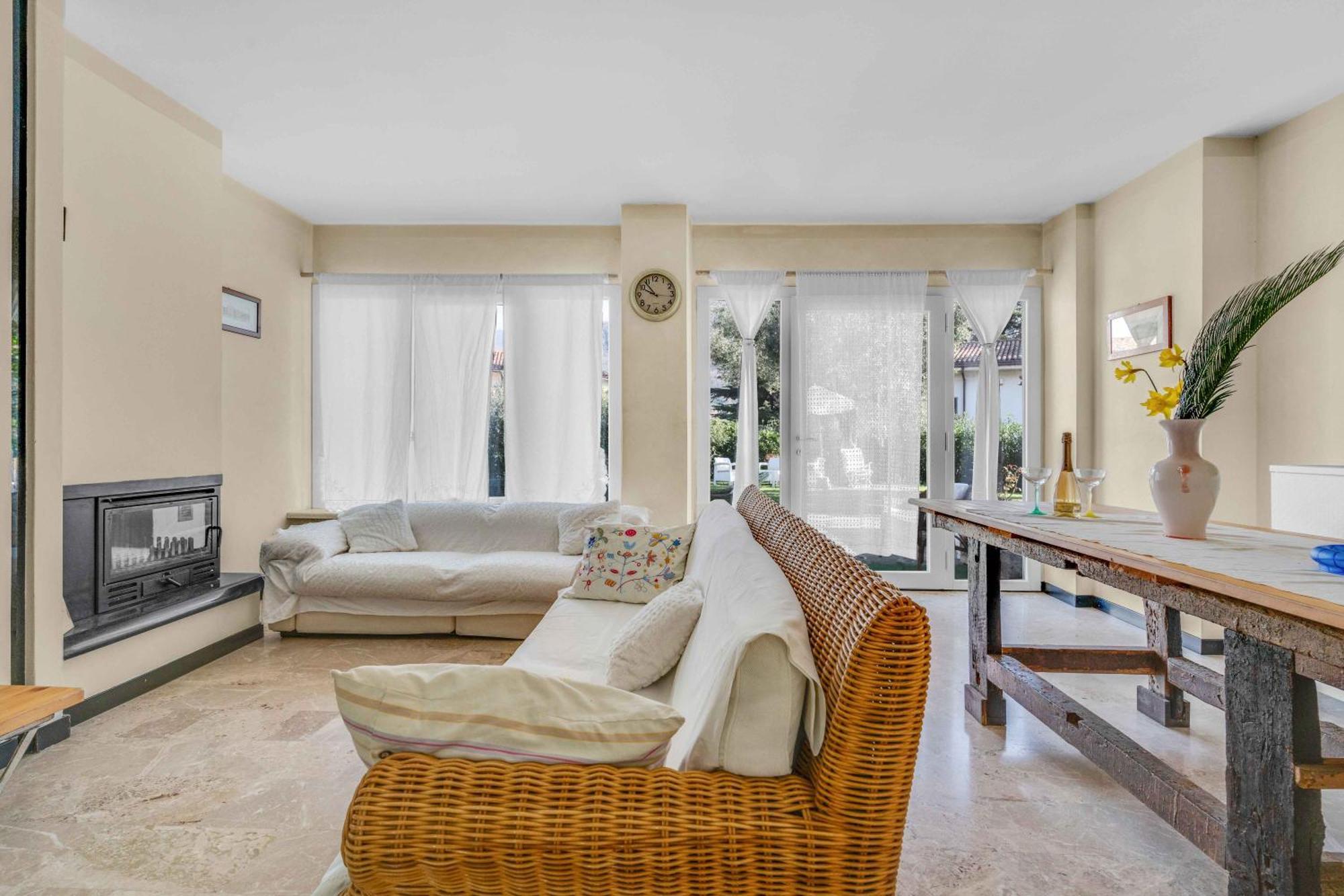 Apartamento Ampia Dimora A Salo Con Parcheggio E Giardino Exterior foto