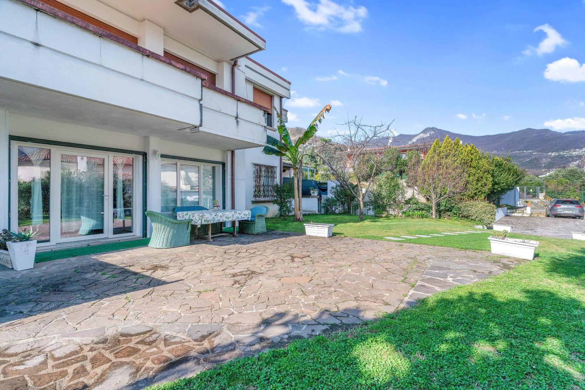 Apartamento Ampia Dimora A Salo Con Parcheggio E Giardino Exterior foto